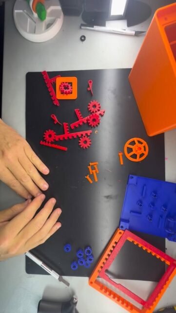 Impresión 26 de 30!
En esta ocasión traemos esta hucha mini caja fuerte con combinación ajustable!
Filamento @bambulab_official PETG
#bambulab P1S
#vault #bank #tenerife #money